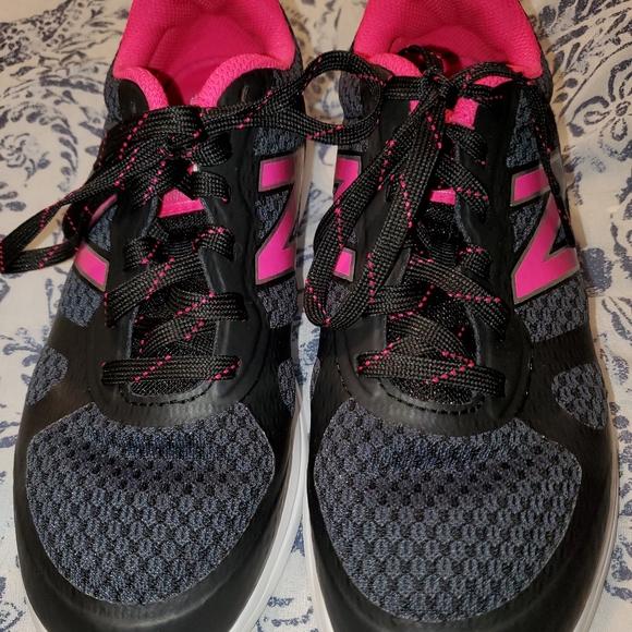 Womens New Balance Shoes WVERSRB1 - Picture 2 of 8